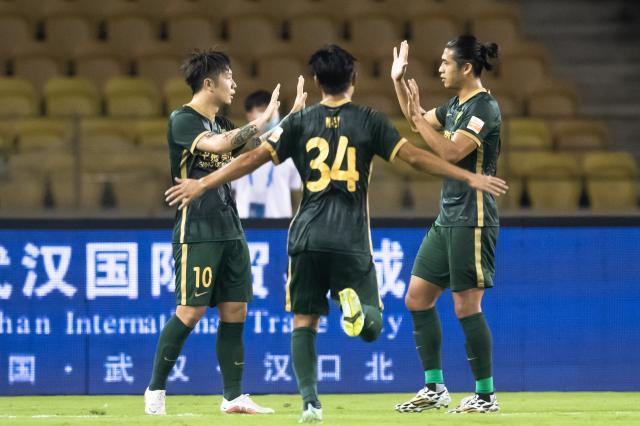 v体育-【中超】阿德本罗挑射王刚破门 国安3比1逆转长江